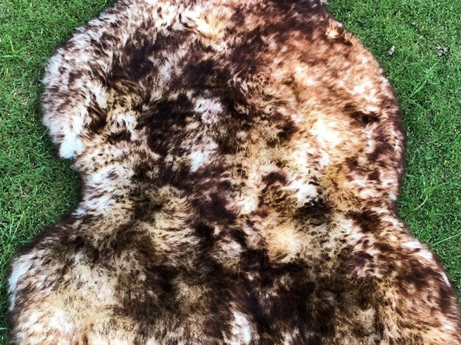 Exotic Sheepskin Throw Rug – With Chocolate Brown Tips