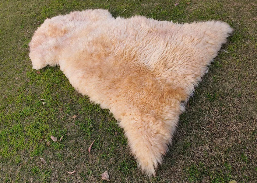 Natural Sheepskin Fur – Ivory