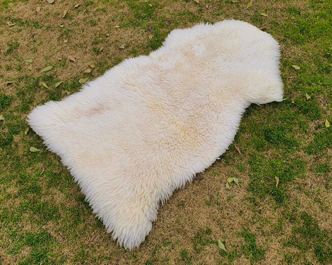 Sheepskin Rug in Natural White