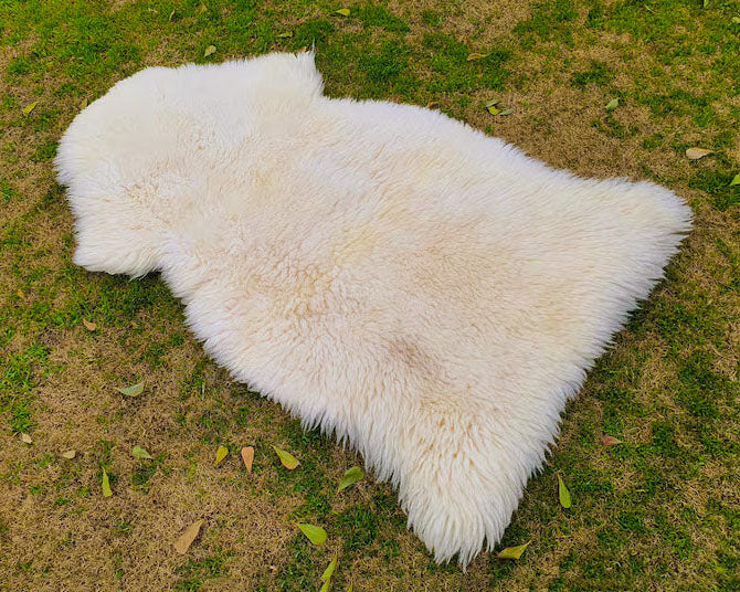 Sheepskin Rug in Natural White