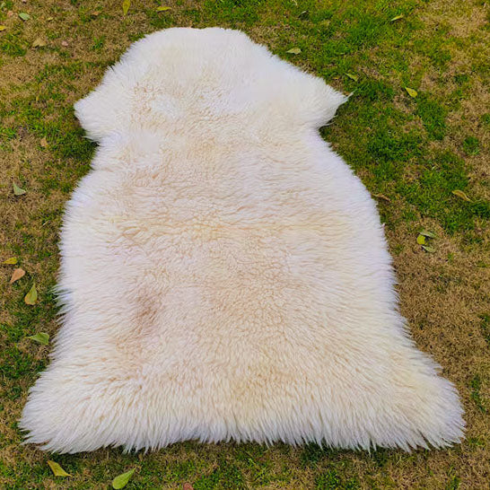 Sheepskin Rug in Natural White