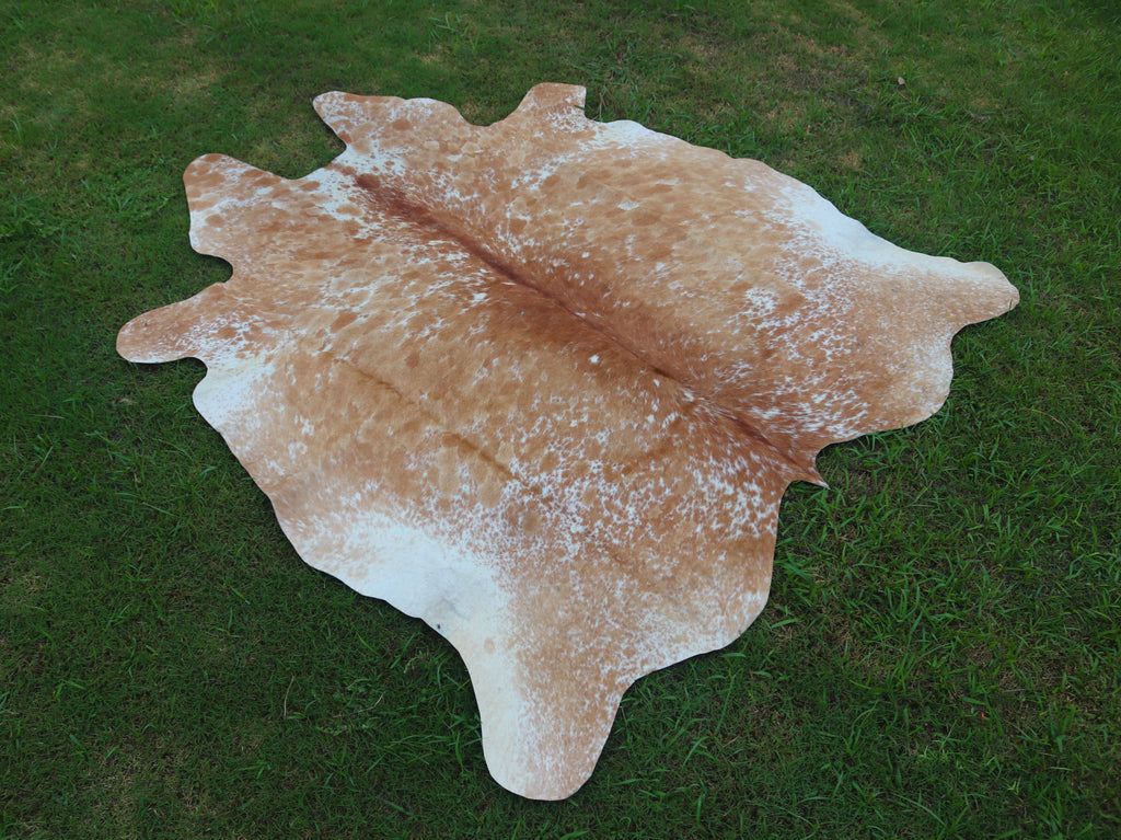 Tan And White Cowhide Rugs Style 04