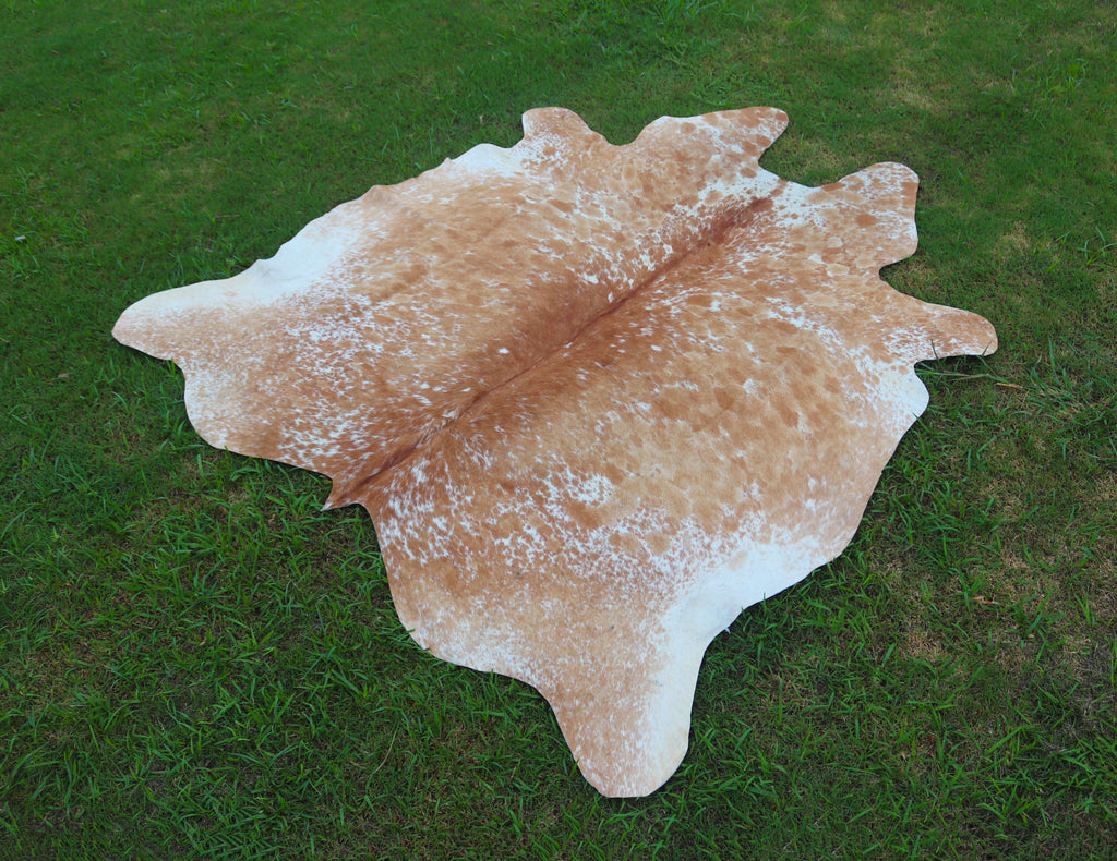 Tan And White Cowhide Rugs Style 04