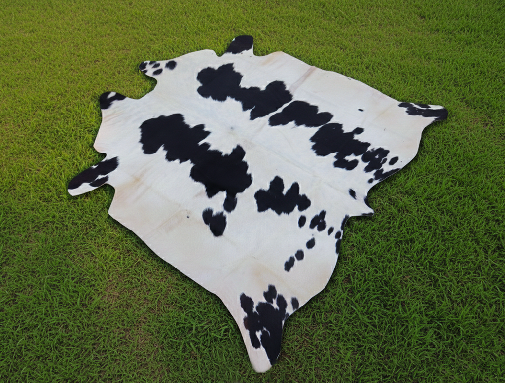 Black and White Hereford Cowhide Rug