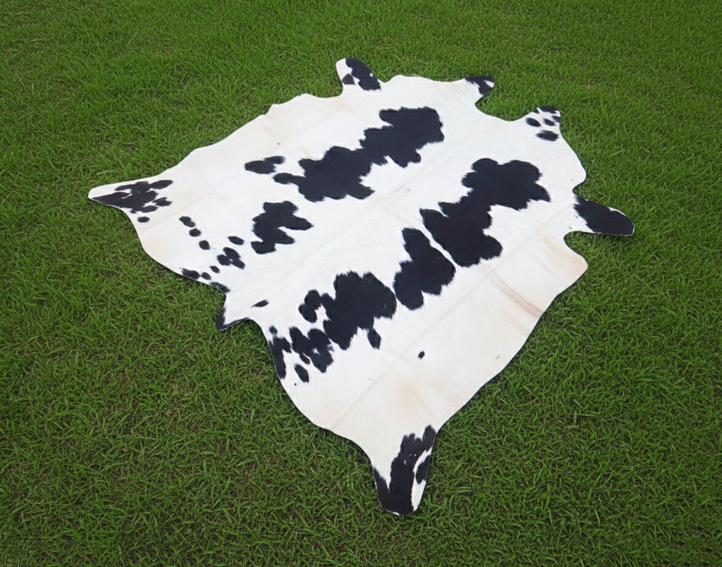 Black and White Hereford Cowhide Rug