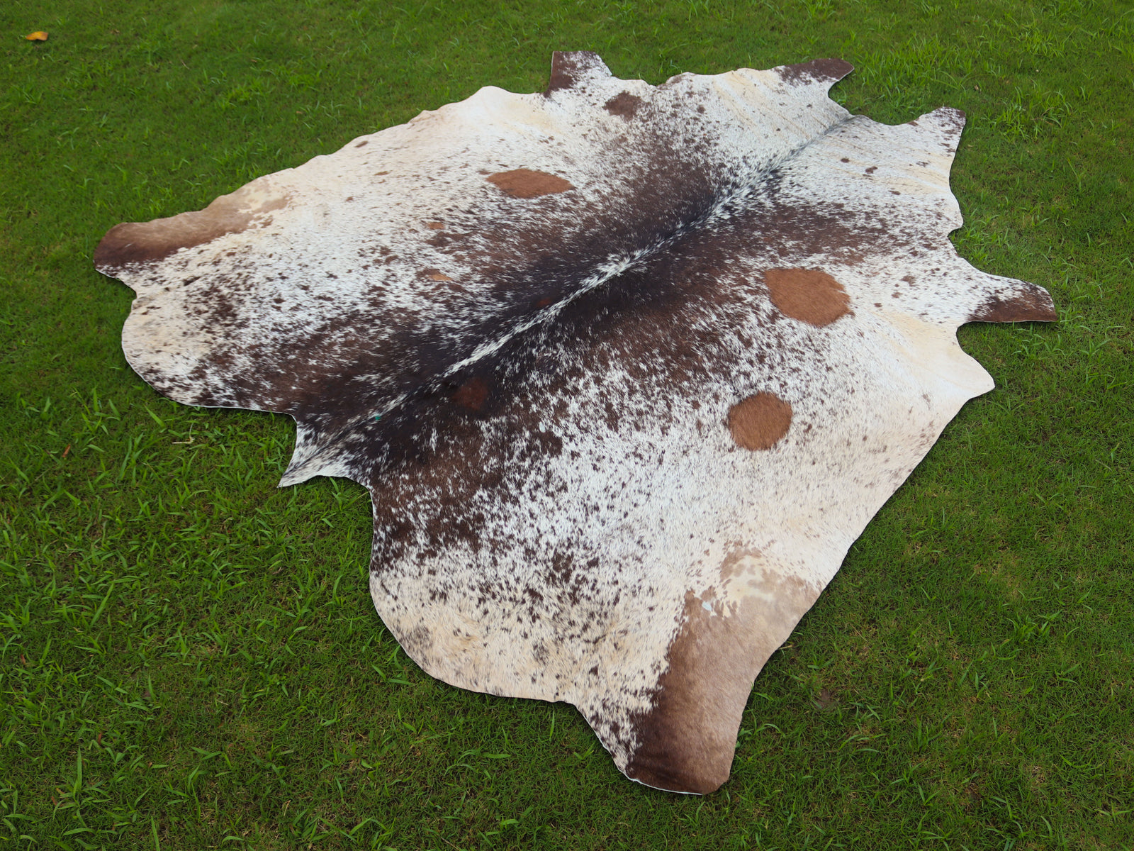 Tricolor Salt and Pepper Print Cowhide Rug