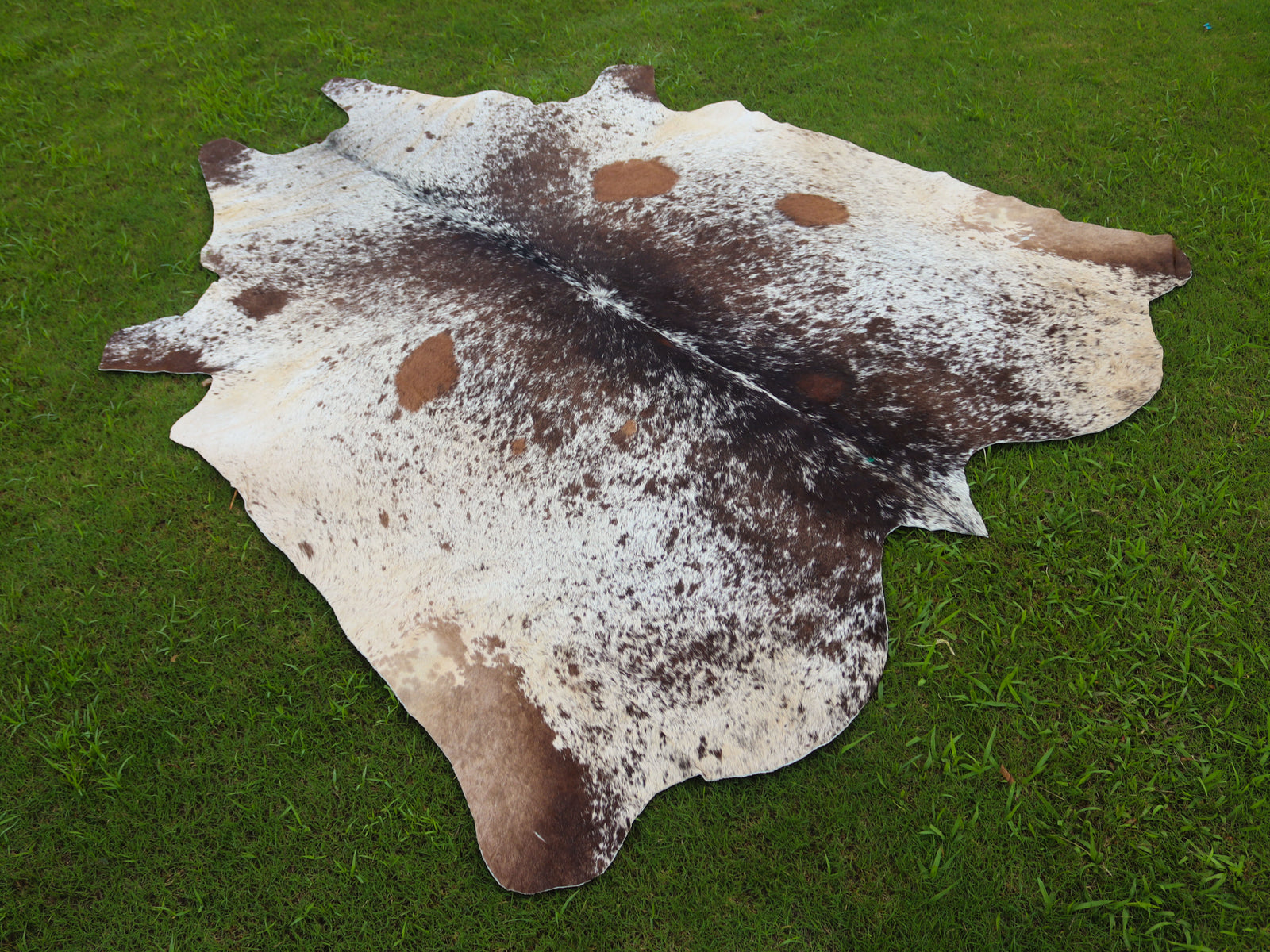 Tricolor Salt and Pepper Print Cowhide Rug