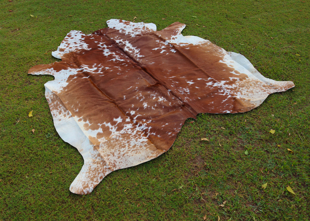 Tan And White Cowhide Rugs Style 07