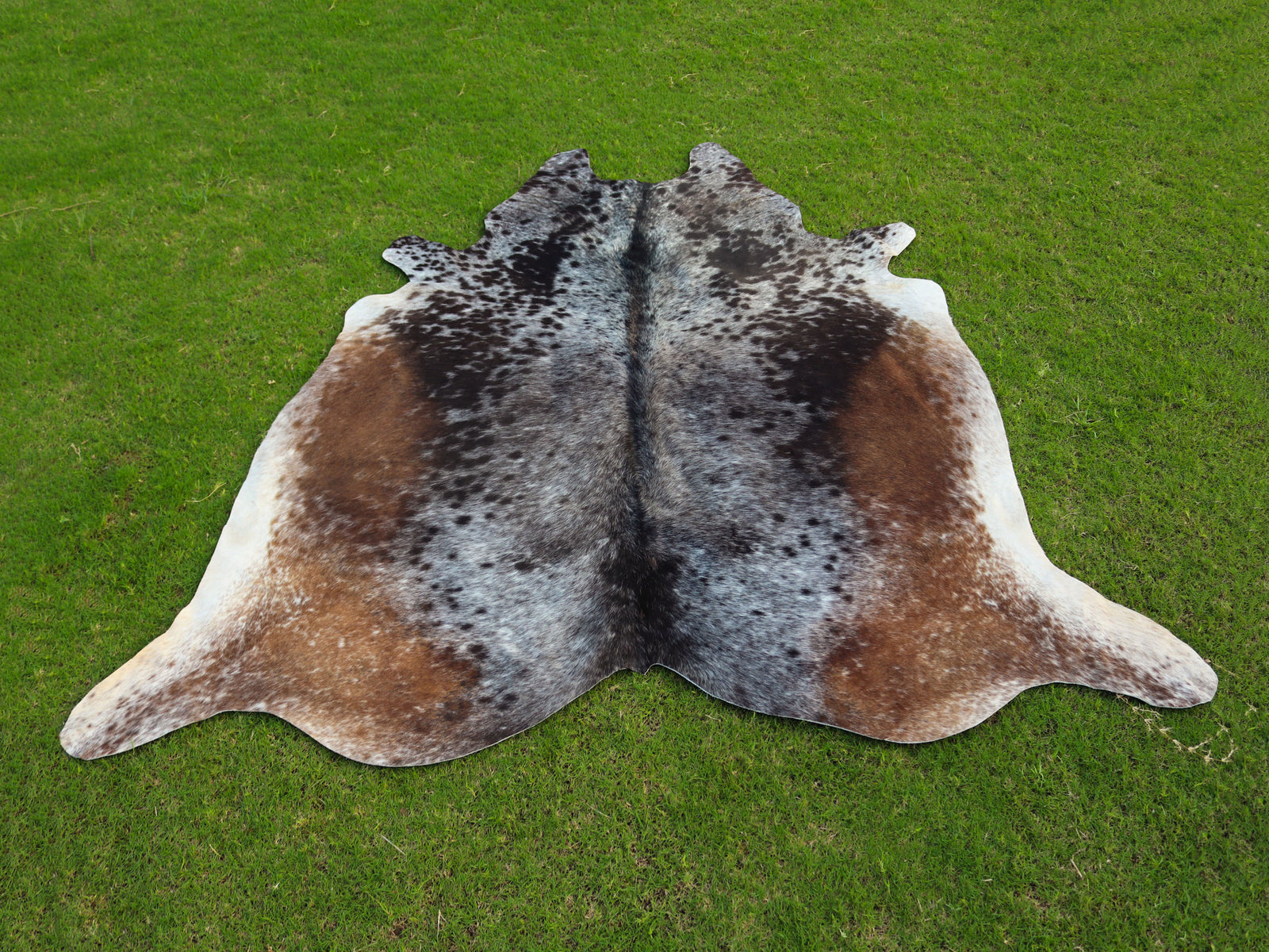 Tricolor Salt and Pepper Print Cowhide Rug