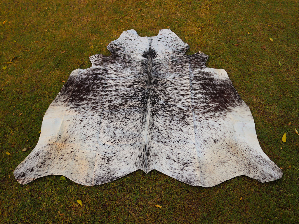 Salt and Pepper Print Cowhide Rug in Black and White