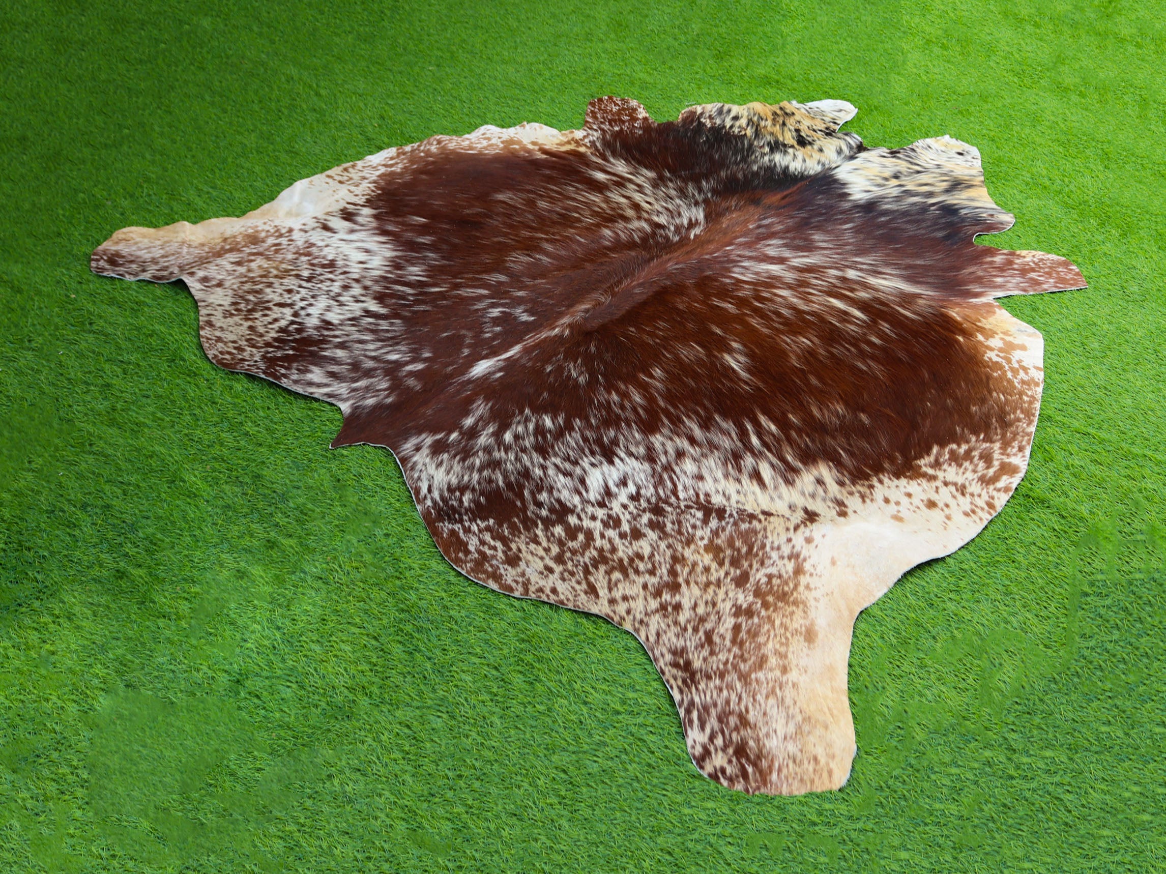 Reddish Brown Salt and Pepper Print Cowhide Rug