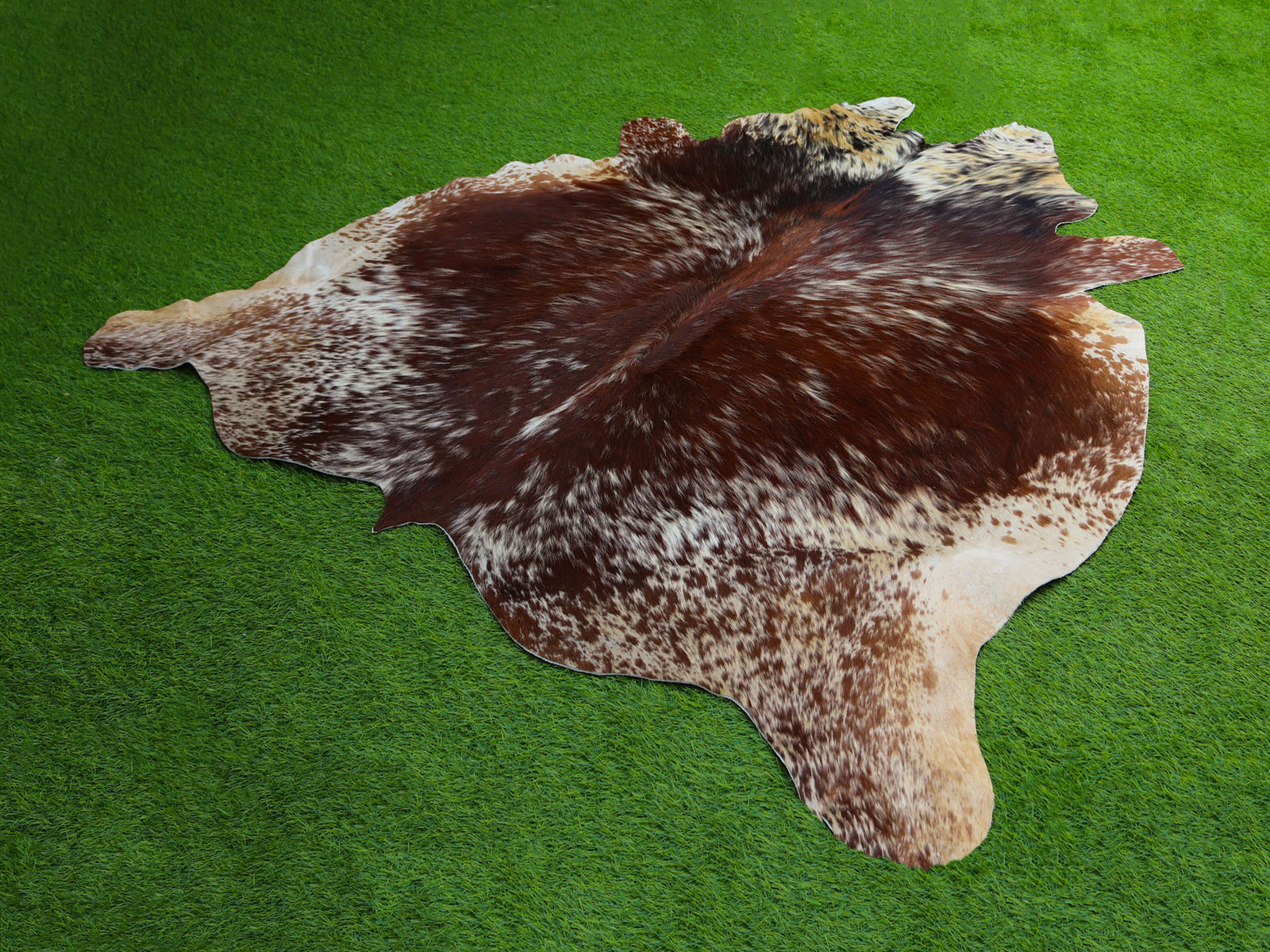 Tricolor Salt and Pepper Print Cowhide Rug