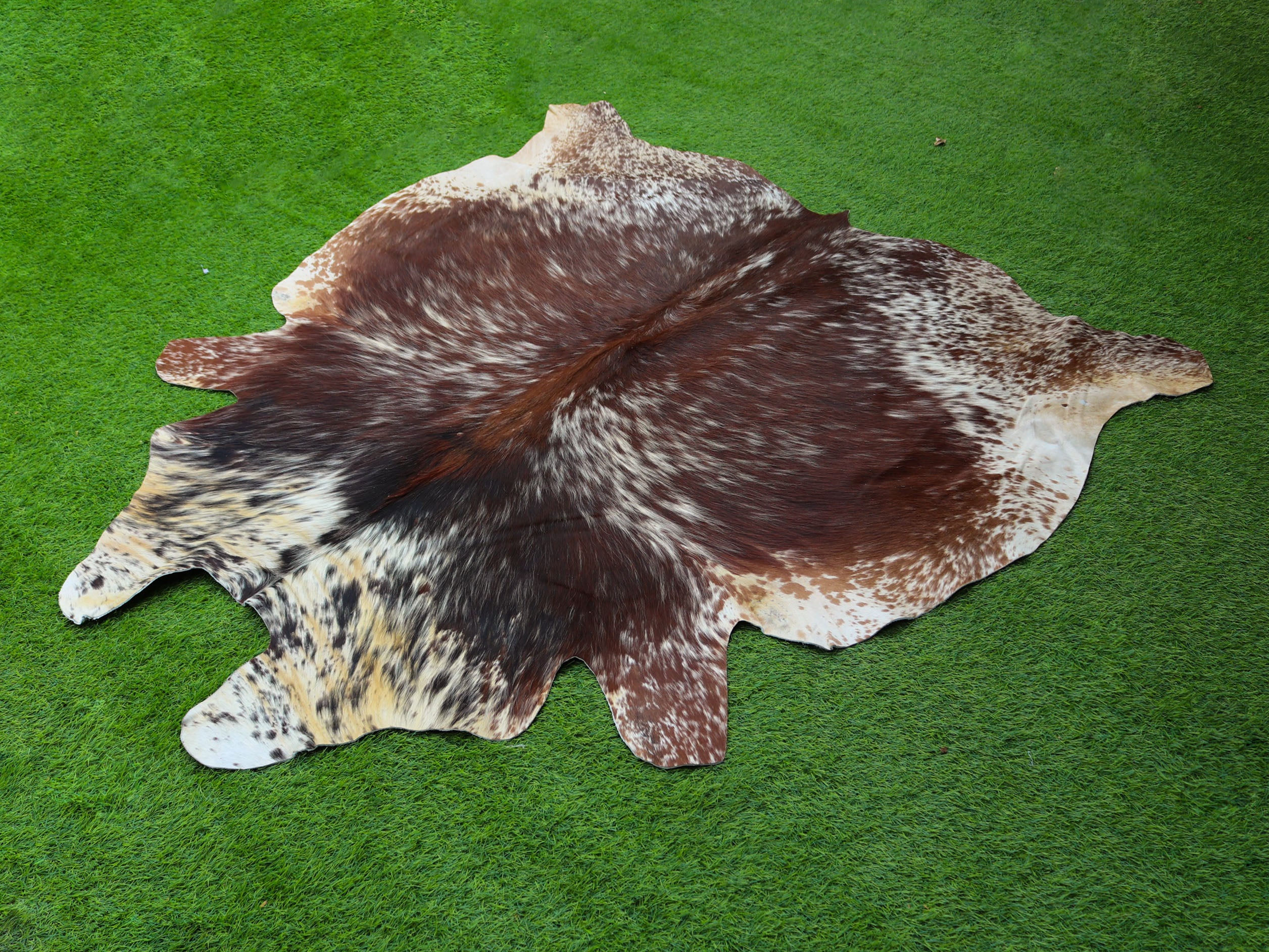 Reddish Brown Salt and Pepper Print Cowhide Rug