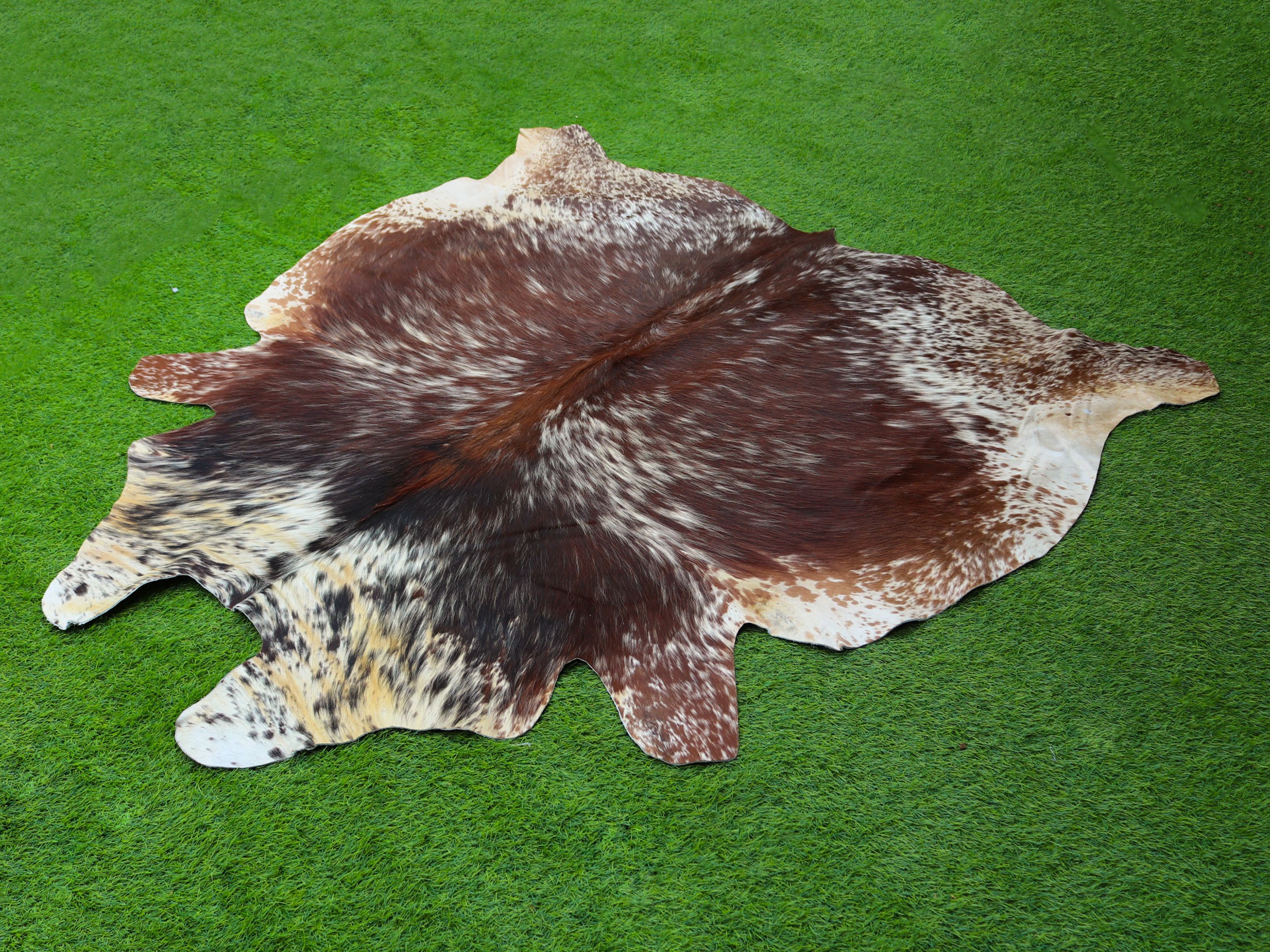 Tricolor Salt and Pepper Print Cowhide Rug