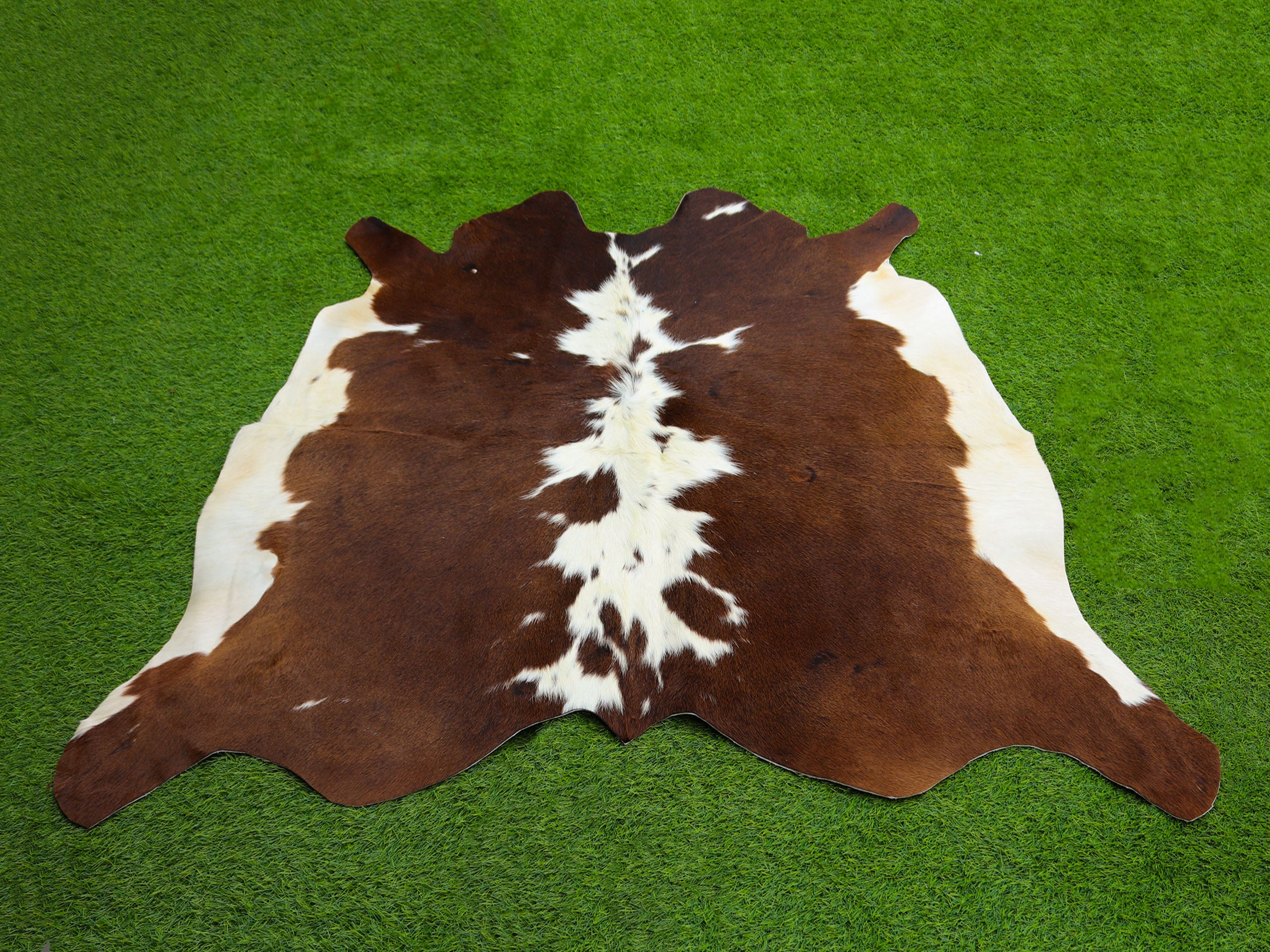 Exclusive Hereford Cowhide Rug