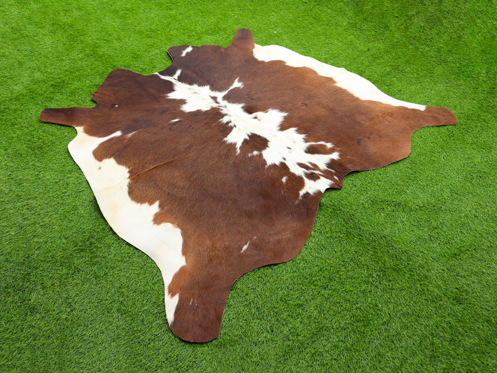 Exclusive Hereford Cowhide Rug