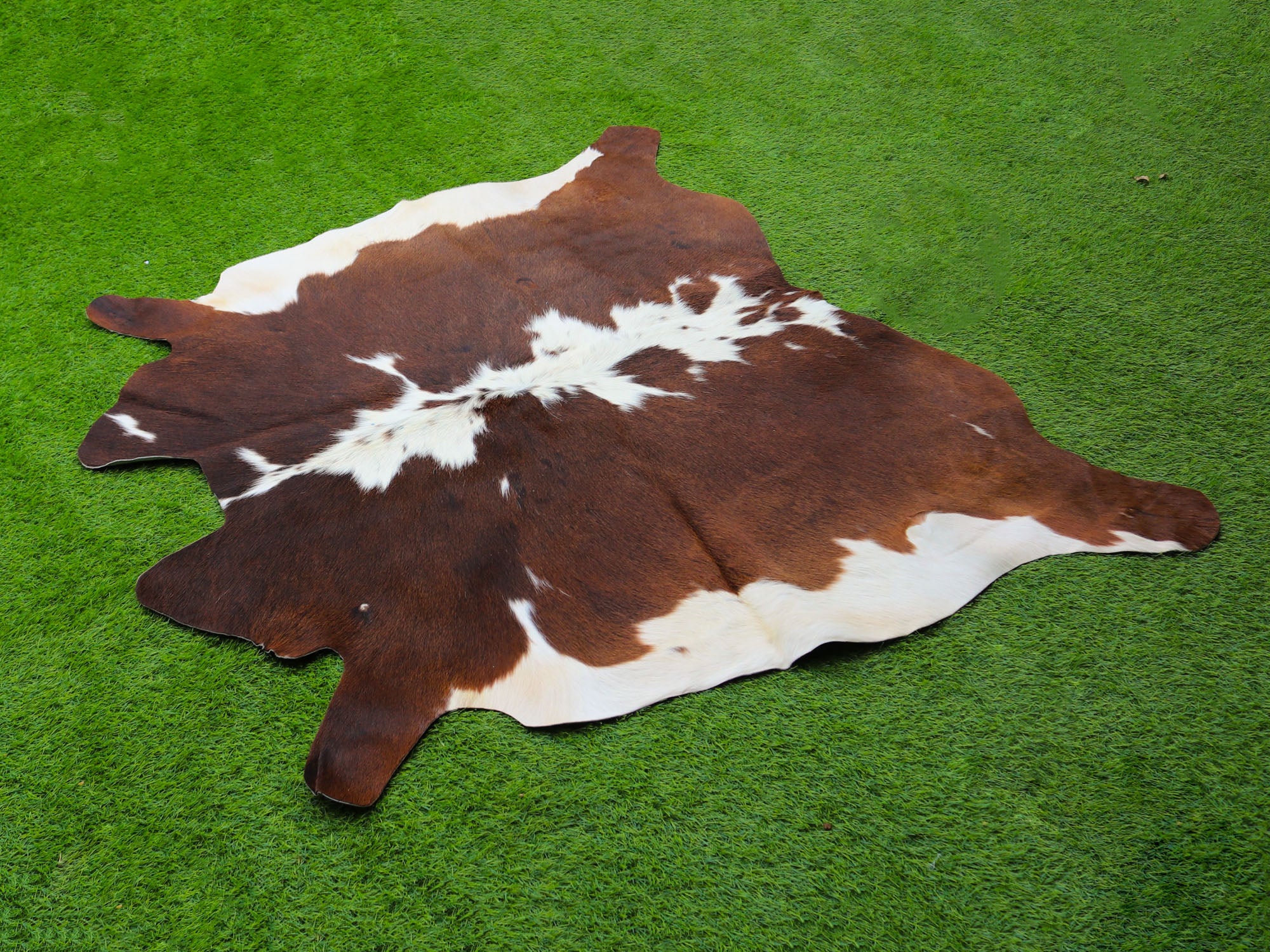 Exclusive Hereford Cowhide Rug