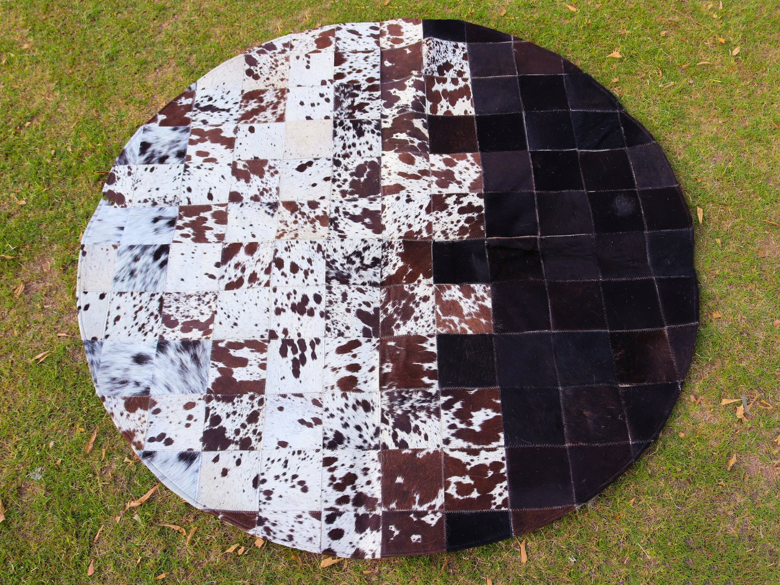 Circular Tricolor Hair On Patchwork Rug – Designer Rug