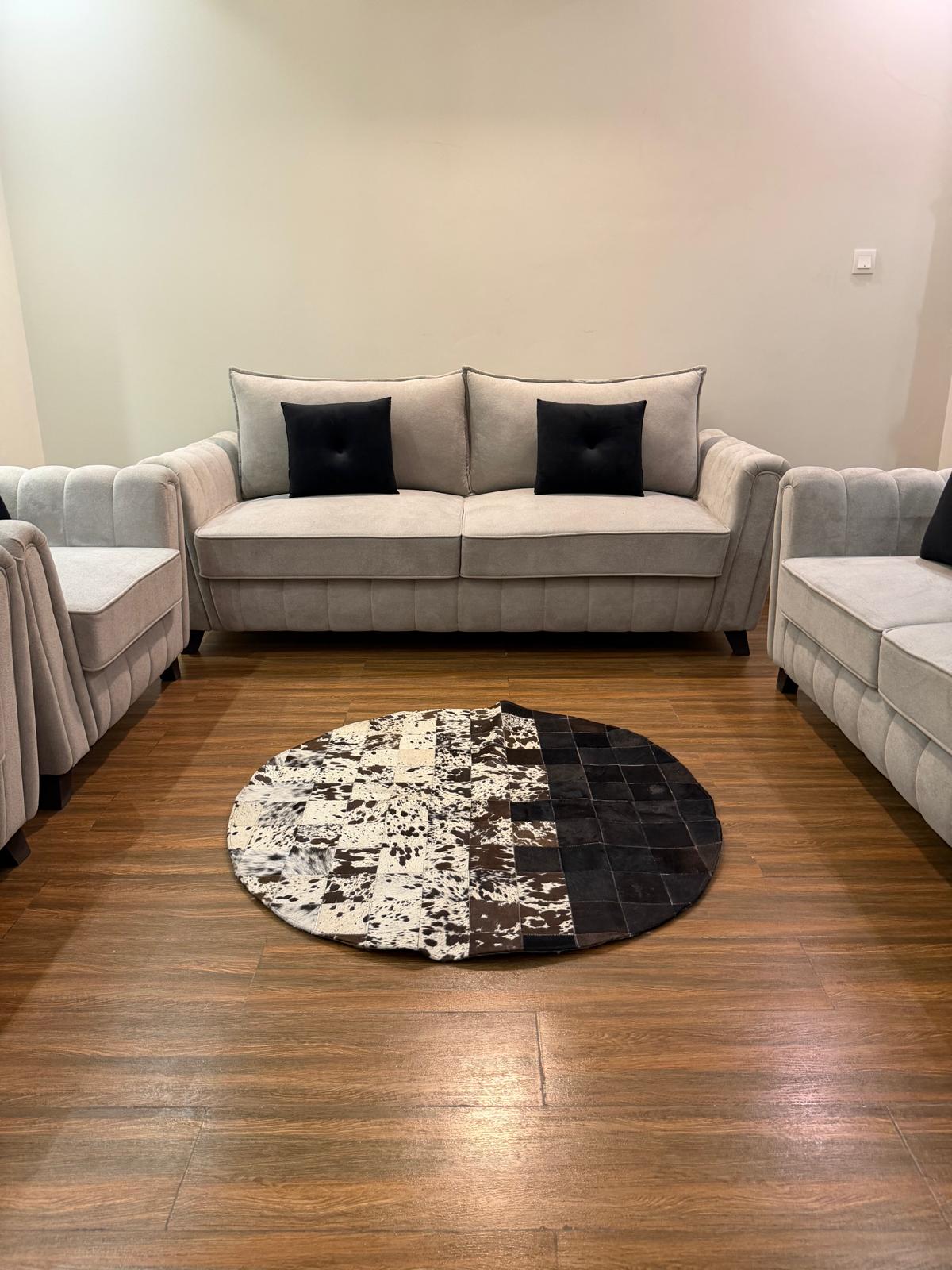 Circular Tricolor Hair On Patchwork Rug – Designer Rug